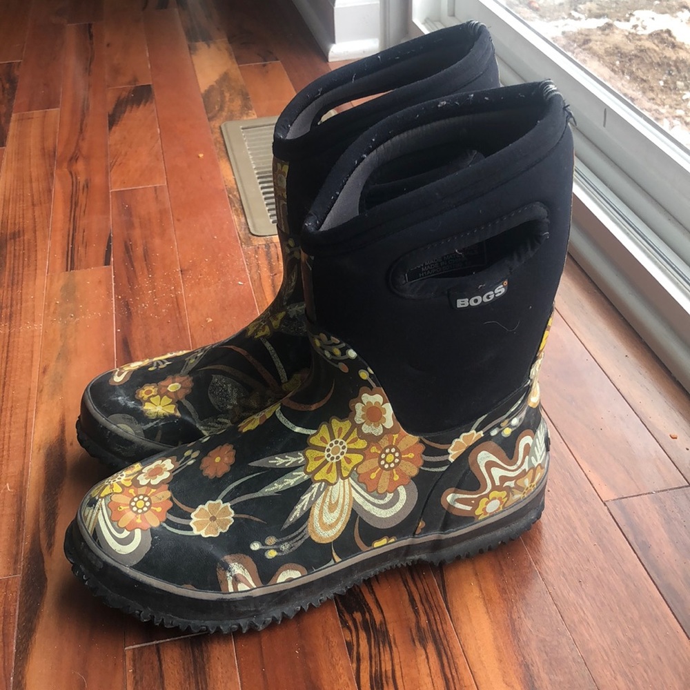 Short Floral Women’s Bogs